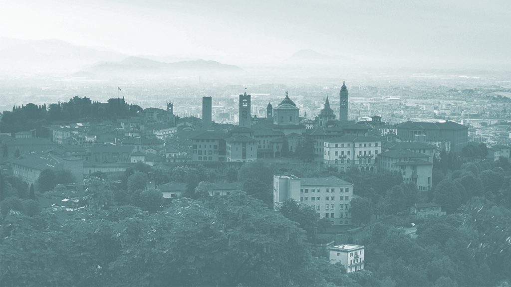 Sunrise_at_Bergamo_town